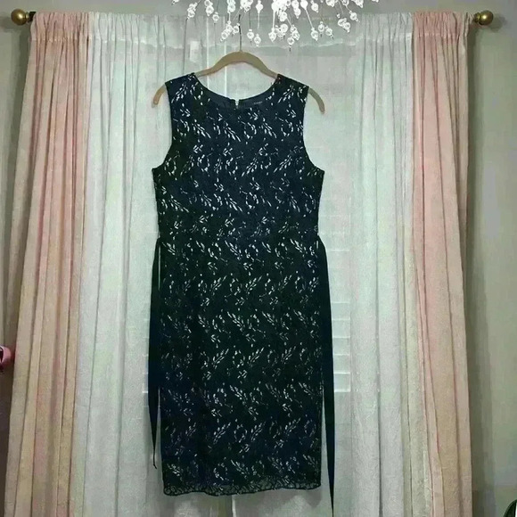 NWOT Tahari Navy Lace Overlay Silver Dress Sz 8 Item# 8Q - Picture 1 of 3